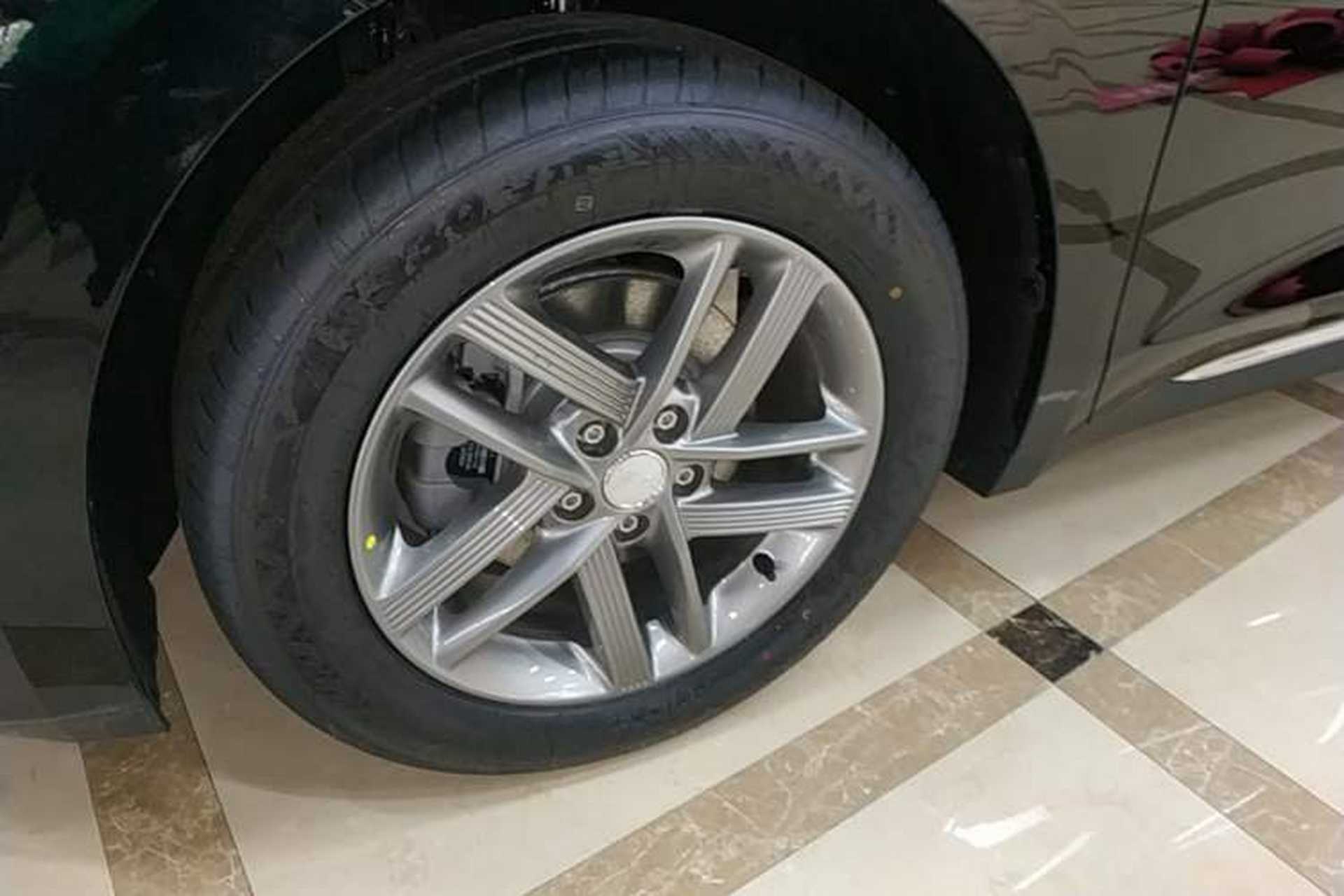 Used Hongqi E-QM5 2025 500km Range Commuter Version Exterior 4