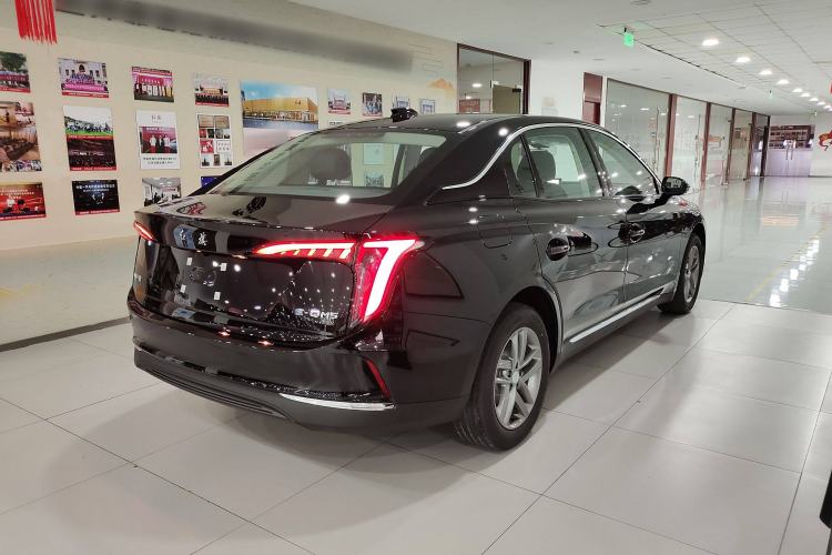 Used Hongqi E-QM5 2025 500km Range Commuter Version Exterior 9