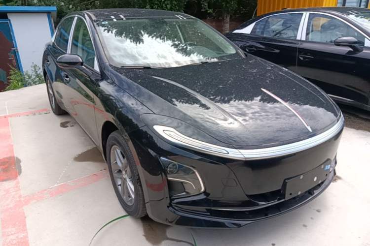 Used Hongqi E-QM5 2025 610 km PLUS Front Right 45 Deg