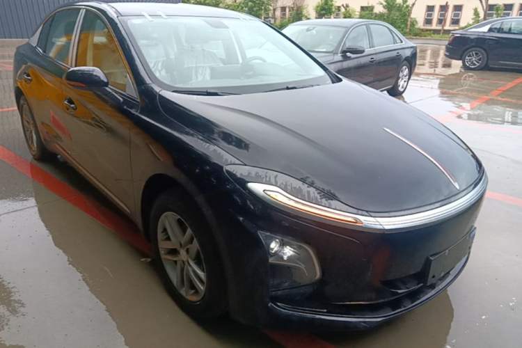 Used Hongqi E-QM5 2025 610 km PLUS Front Right 45 Deg