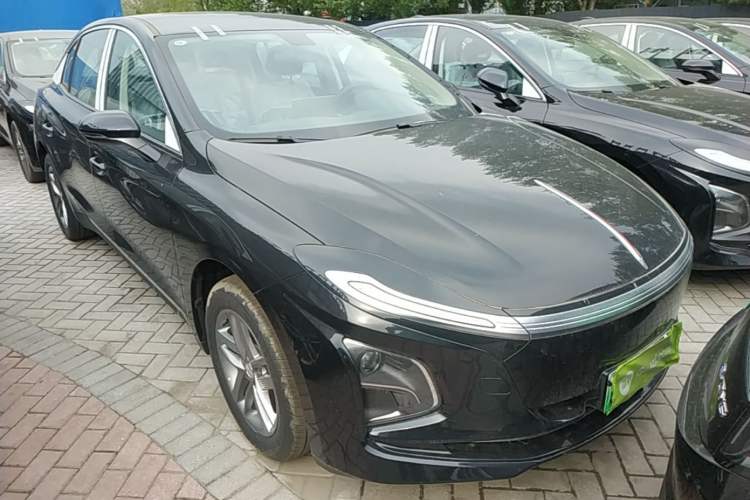 Used Hongqi E-QM5 2025 500km Range Commuter Version Front Right 45 Deg