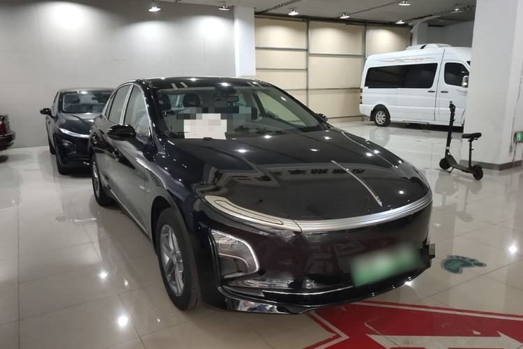 Used Hongqi E-QM5 2025 500km Range Commuter Version Front Right 45 Deg