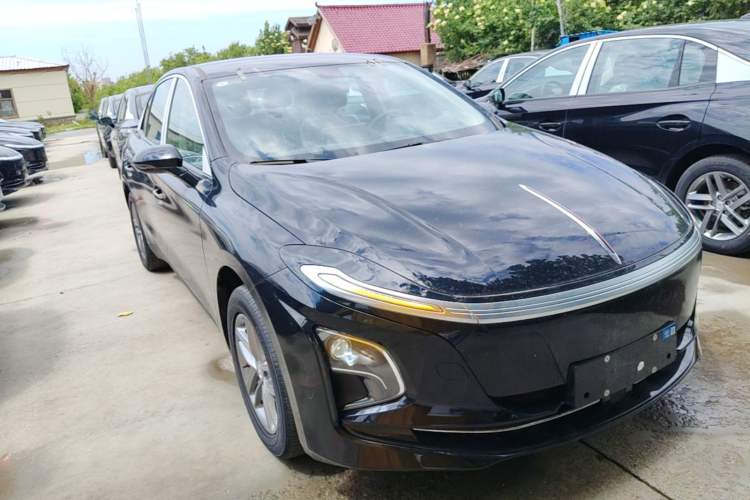 Used Hongqi E-QM5 2025 610 km PLUS Front Right 45 Deg