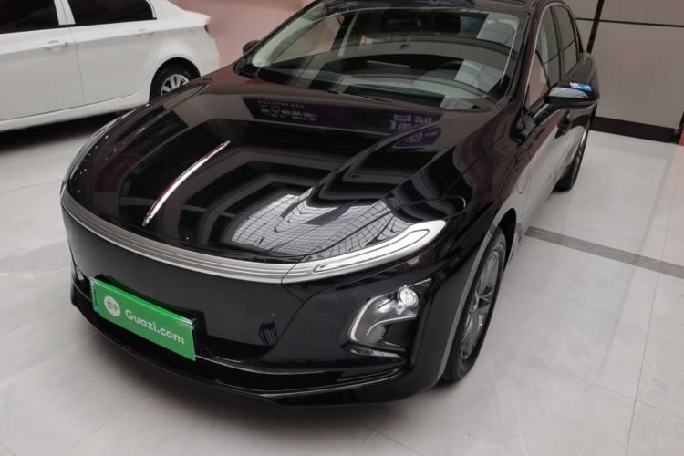 Hongqi E-QM5 2025 500km Range Commuter Version