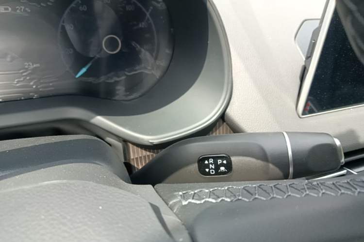 Used Hongqi E-QM5 2025 610 km PLUS Gear Lever