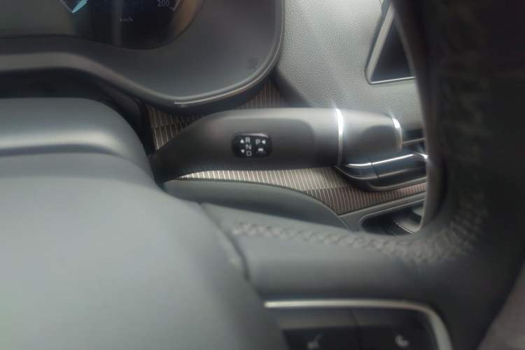 Used Hongqi E-QM5 2025 610 km PLUS Gear Lever