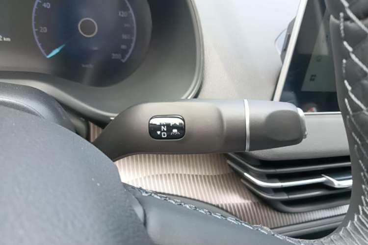 Used Hongqi E-QM5 2025 610 km PLUS Gear Lever