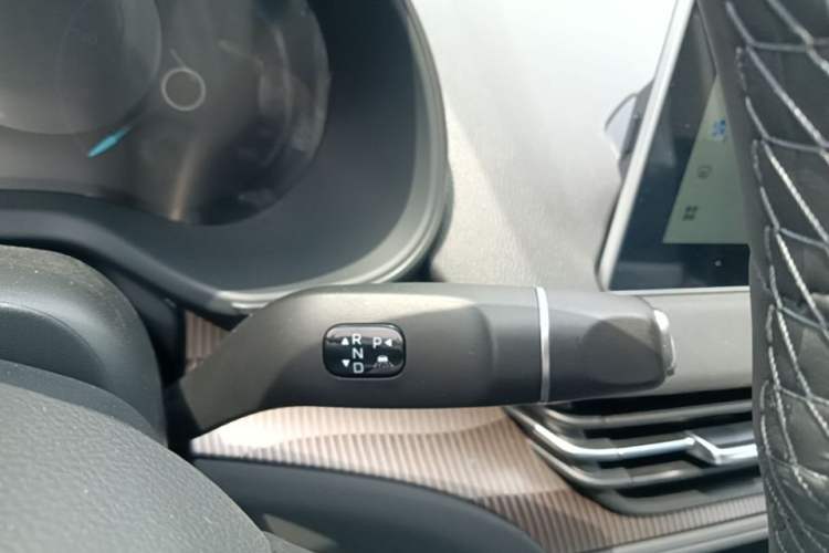 Used Hongqi E-QM5 2025 610 km PLUS Gear Lever