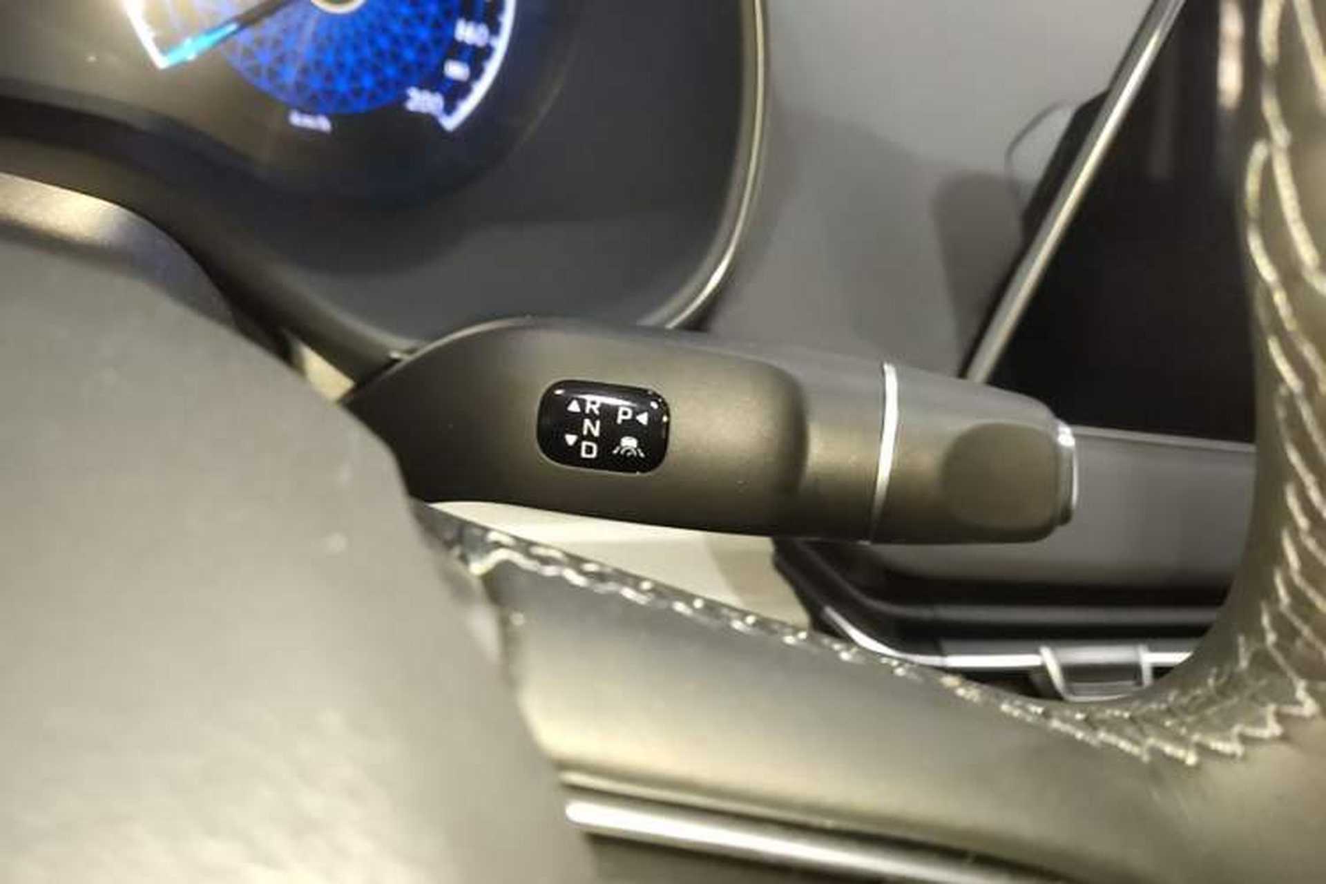 Used Hongqi E-QM5 2025 500km Range Commuter Version Gear Lever