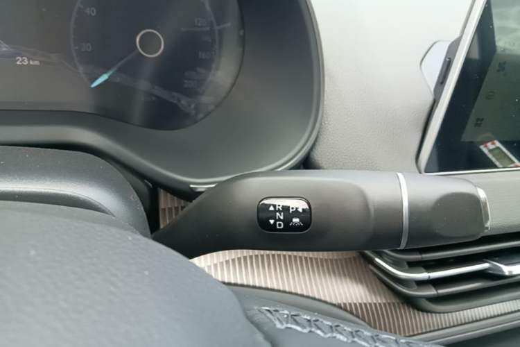 Used Hongqi E-QM5 2025 610 km PLUS Gear Lever
