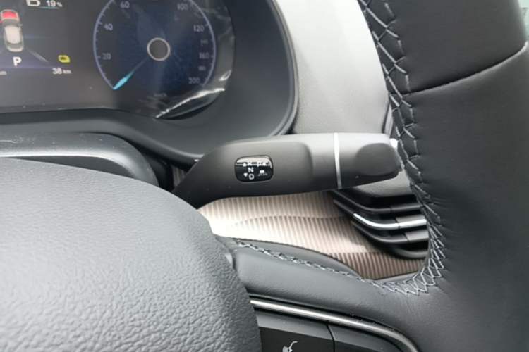 Used Hongqi E-QM5 2025 610 km PLUS Gear Lever