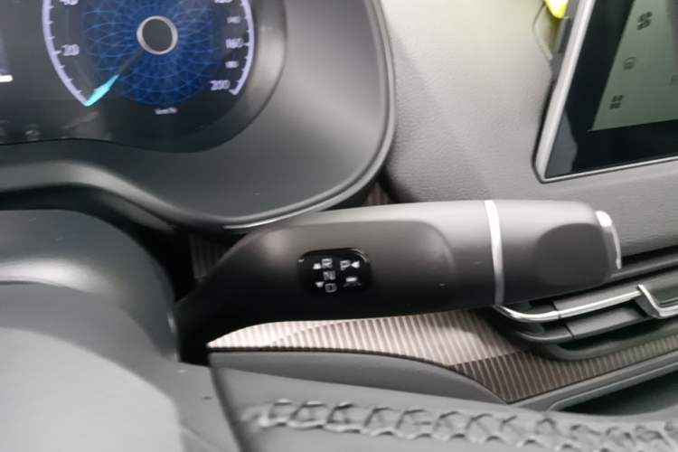 Used Hongqi E-QM5 2025 610 km PLUS Gear Lever