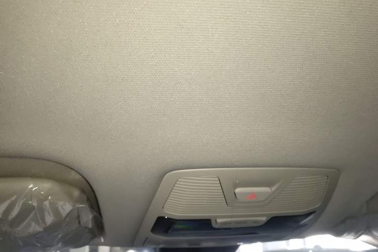 Used Hongqi E-QM5 2025 500km Range Commuter Version Headliner