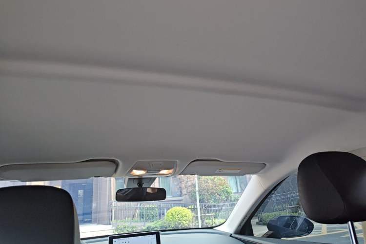 Used Hongqi E-QM5 2025 500km Range Commuter Version Headliner