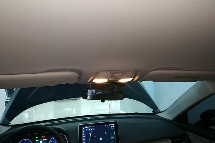 Used Hongqi E-QM5 2025 500km Range Commuter Version Headliner