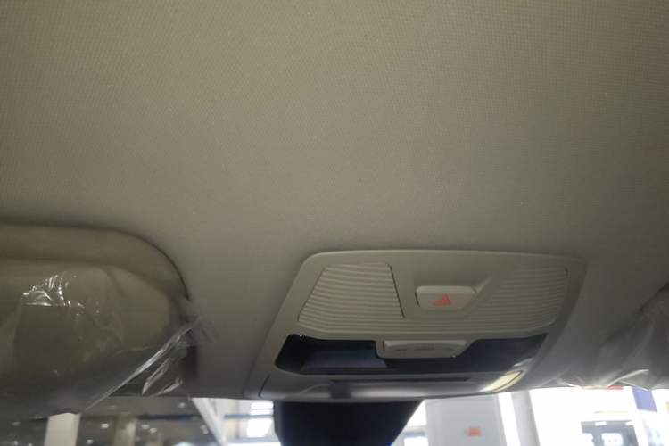 Used Hongqi E-QM5 2025 500km Range Commuter Version Headliner