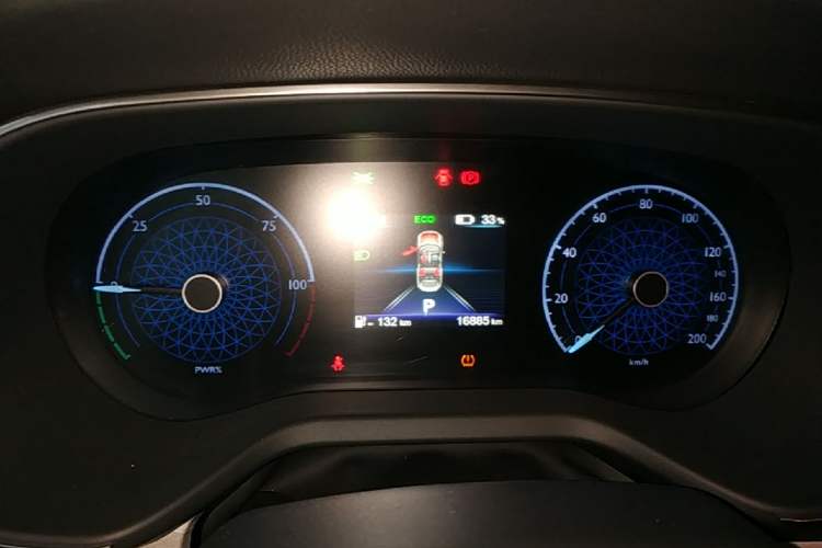 Used Hongqi E-QM5 2025 500km Range Commuter Version Instrument Cluster