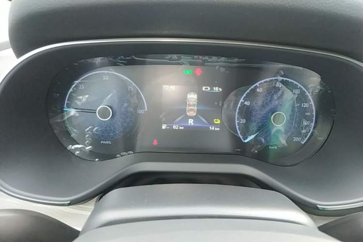 Used Hongqi E-QM5 2025 500km Range Commuter Version Instrument Cluster
