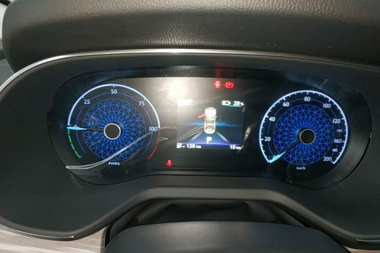Used Hongqi E-QM5 2025 500km Range Commuter Version Instrument Cluster