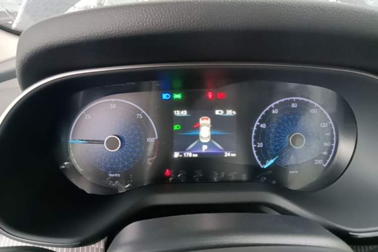 Used Hongqi E-QM5 2025 610 km PLUS Instrument Cluster