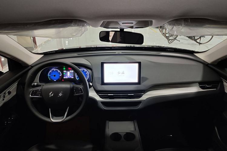 Used Hongqi E-QM5 2025 500km Range Commuter Version Interior 1