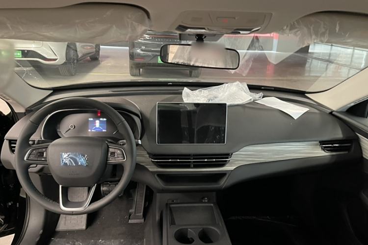 Used Hongqi E-QM5 2025 500km Range Commuter Version Interior 1
