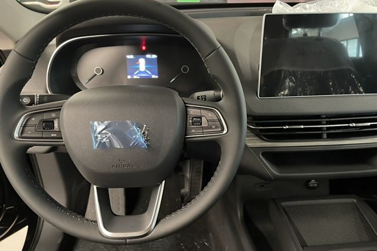 Used Hongqi E-QM5 2025 500km Range Commuter Version Interior 2