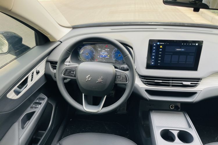 Used Hongqi E-QM5 2025 500km Range Commuter Version Interior 3