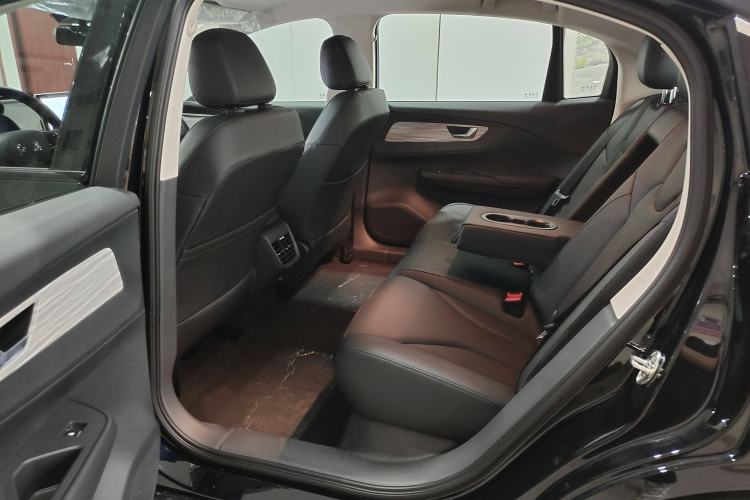 Used Hongqi E-QM5 2025 500km Range Commuter Version Interior 7