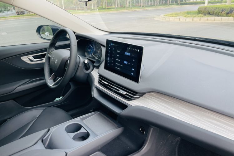 Used Hongqi E-QM5 2025 500km Range Commuter Version Interior 7