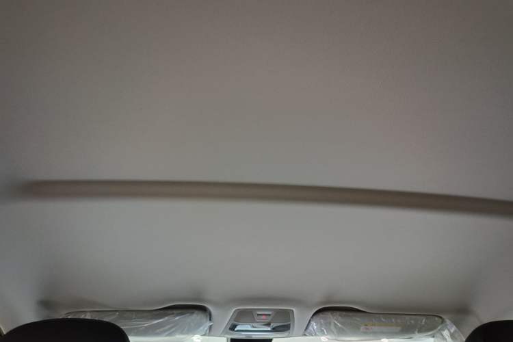 Used Hongqi E-QM5 2025 500km Range Commuter Version Interior 8