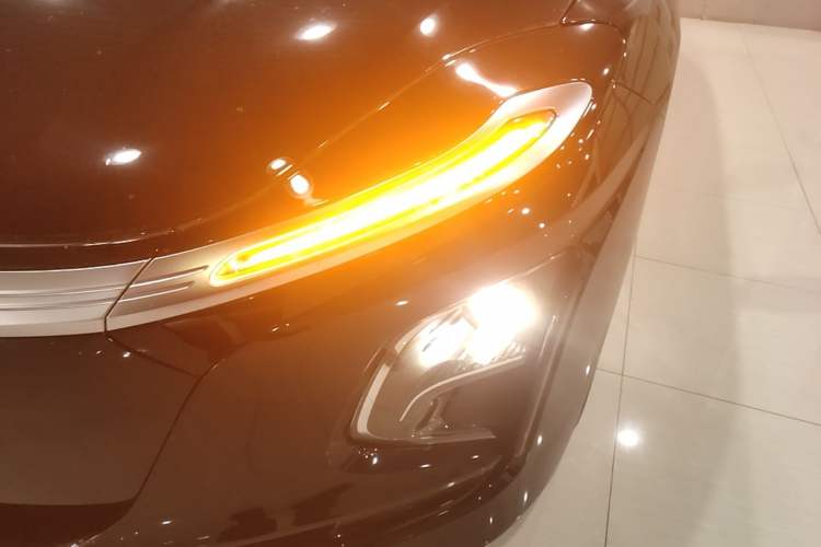 Used Hongqi E-QM5 2025 500km Range Commuter Version Left Front Headlight