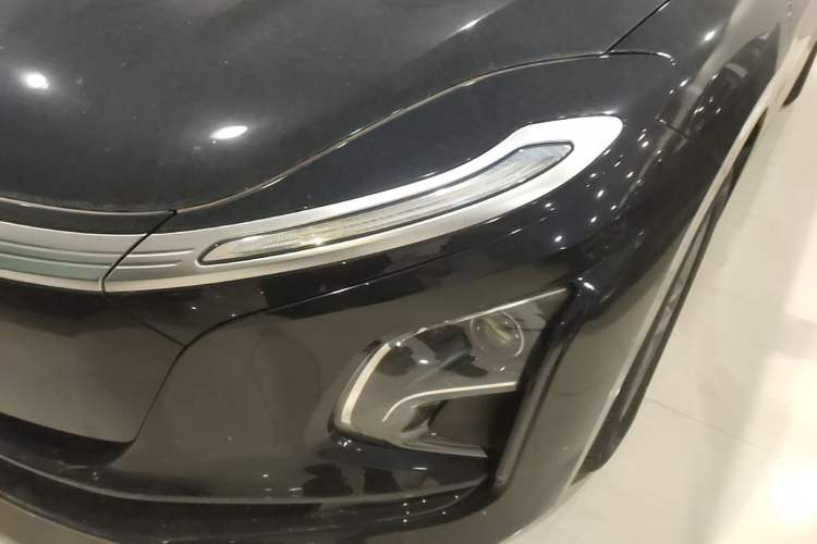 Used Hongqi E-QM5 2025 500km Range Commuter Version Left Front Headlight