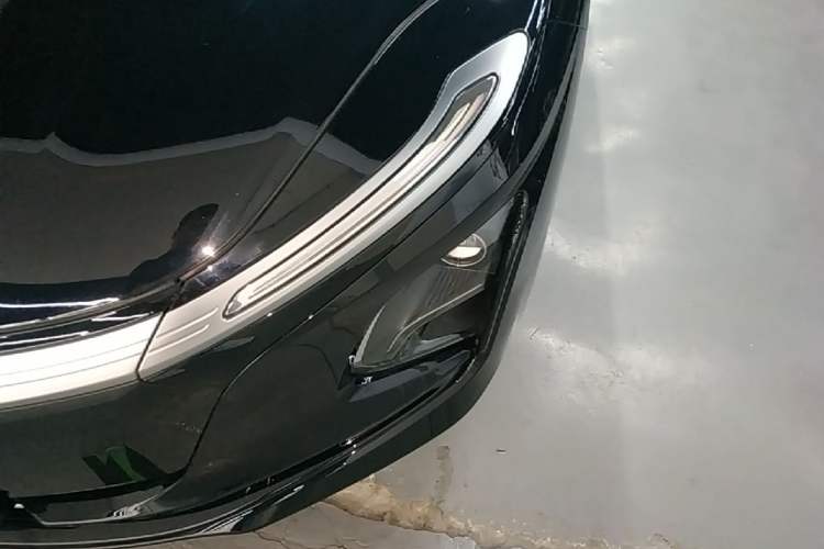 Used Hongqi E-QM5 2025 500km Range Commuter Version Left Front Headlight