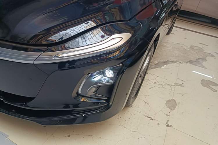 Used Hongqi E-QM5 2025 500km Range Commuter Version Left Front Headlight