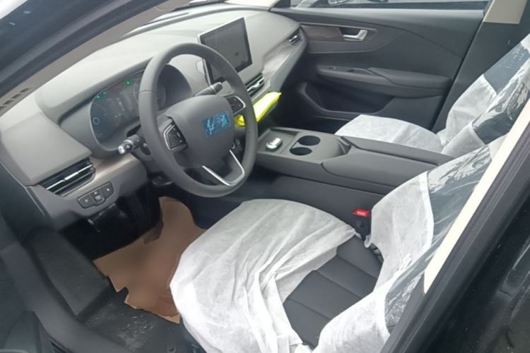 Used Hongqi E-QM5 2025 610 km PLUS Left Front Seat