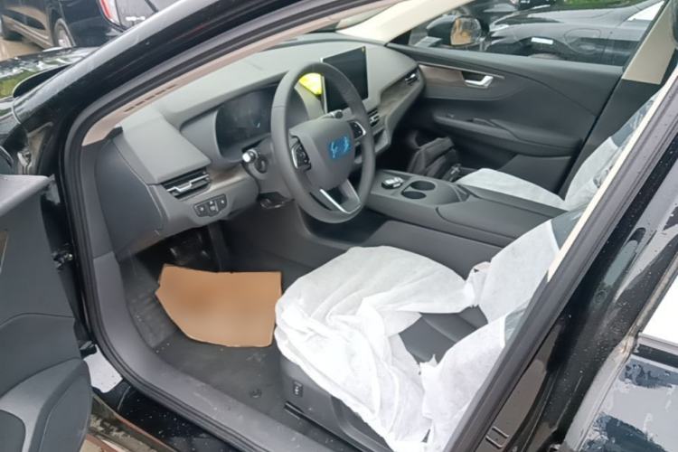 Used Hongqi E-QM5 2025 610 km PLUS Left Front Seat