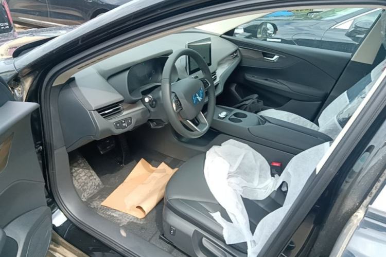 Used Hongqi E-QM5 2025 610 km PLUS Left Front Seat