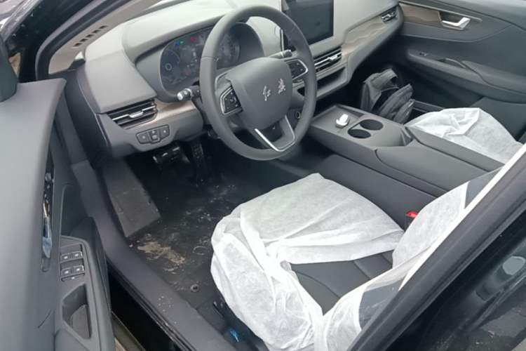 Used Hongqi E-QM5 2025 610 km PLUS Left Front Seat