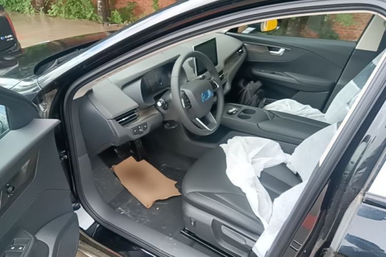 Used Hongqi E-QM5 2025 610 km PLUS Left Front Seat