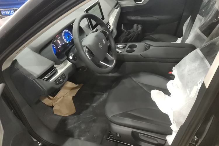 Used Hongqi E-QM5 2025 500km Range Commuter Version Left Front Seat
