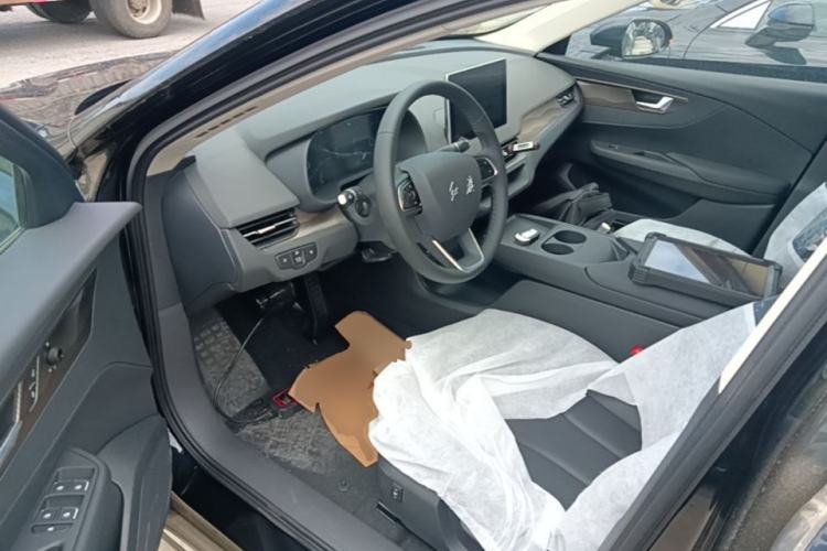 Used Hongqi E-QM5 2025 610 km PLUS Left Front Seat
