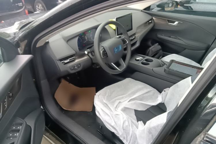 Used Hongqi E-QM5 2025 610 km PLUS Left Front Seat