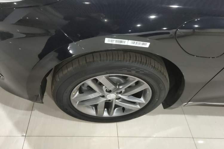 Used Hongqi E-QM5 2025 500km Range Commuter Version Left Front Wheel Hub