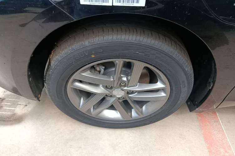 Used Hongqi E-QM5 2025 610 km PLUS Left Front Wheel Hub