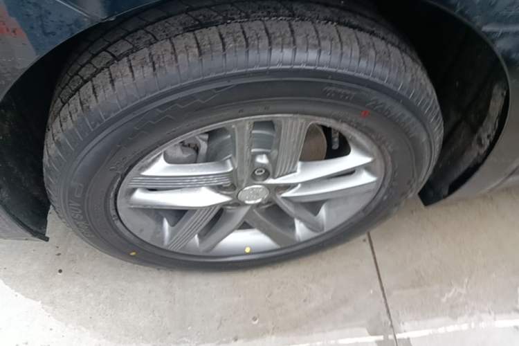Used Hongqi E-QM5 2025 610 km PLUS Left Front Wheel Hub