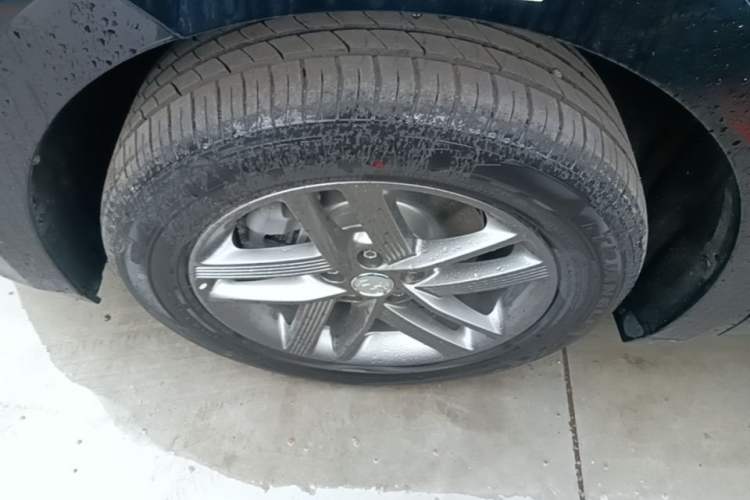 Used Hongqi E-QM5 2025 610 km PLUS Left Front Wheel Hub