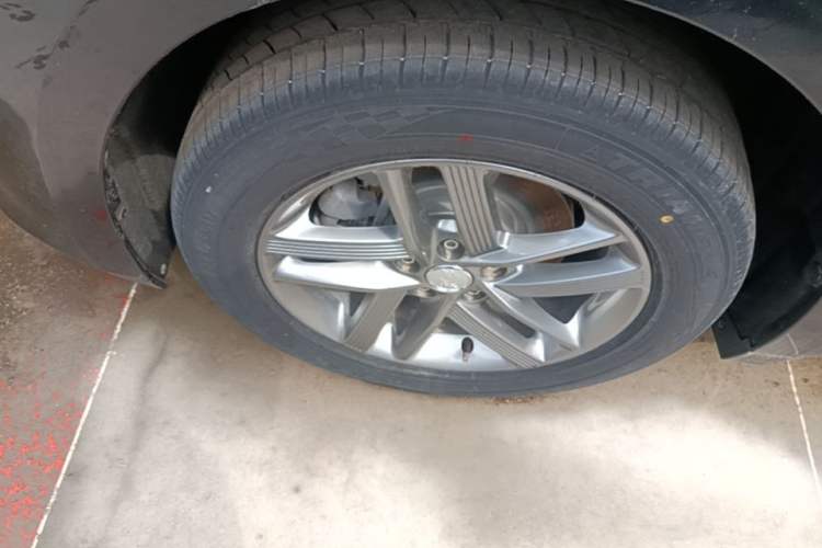 Used Hongqi E-QM5 2025 610 km PLUS Left Front Wheel Hub