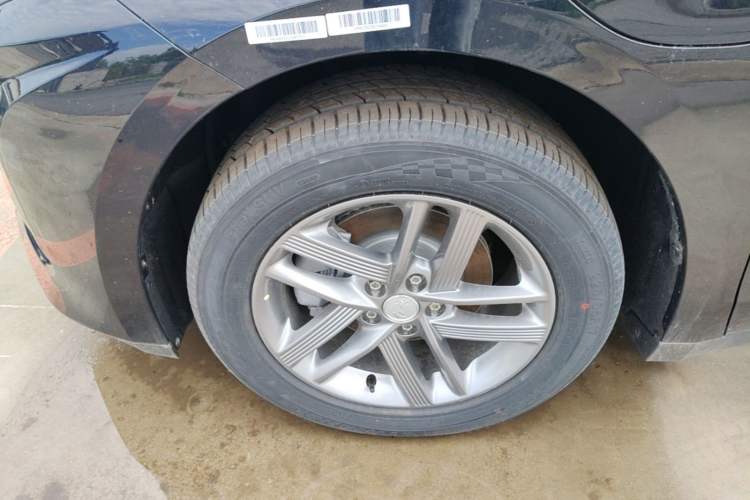 Used Hongqi E-QM5 2025 610 km PLUS Left Front Wheel Hub
