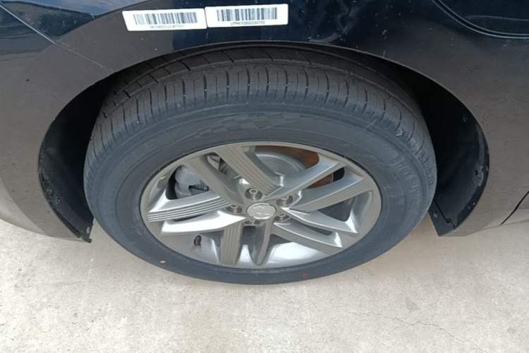 Used Hongqi E-QM5 2025 610 km PLUS Left Front Wheel Hub